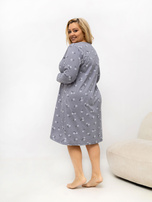 Tmavě šedá noční košile plus size s knoflíky.