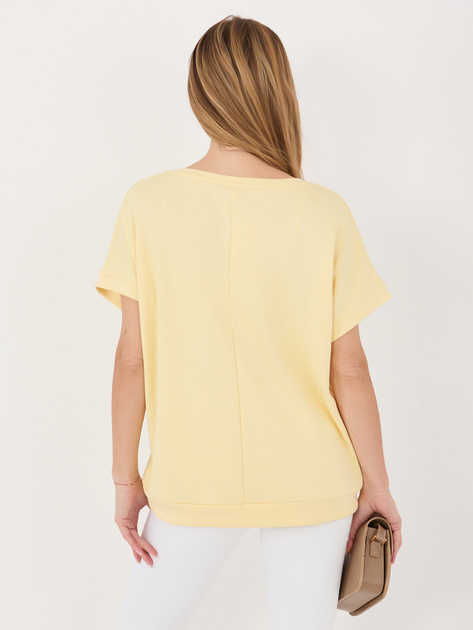 Jasnożółta bluzka oversize z miękkiego materiału