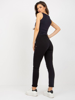 Hurtownia Czarne damskie spodnie dresowe regular fit