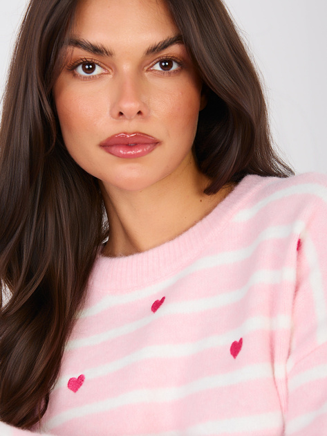 Jasnoróżowy damski sweter oversize w serca