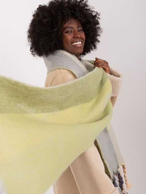 Hurtownia Jasnozielony długi szal z frędzlami