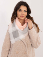 Hurt Brzoskwiniowa damska chusta z frędzlami