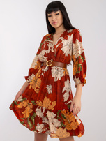 Jasnobrązowa sukienka z paskiem Pensacola