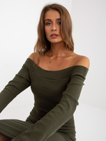 Großhandel Khaki Basic Kleid mit langen Ärmeln aus Rippstrick.