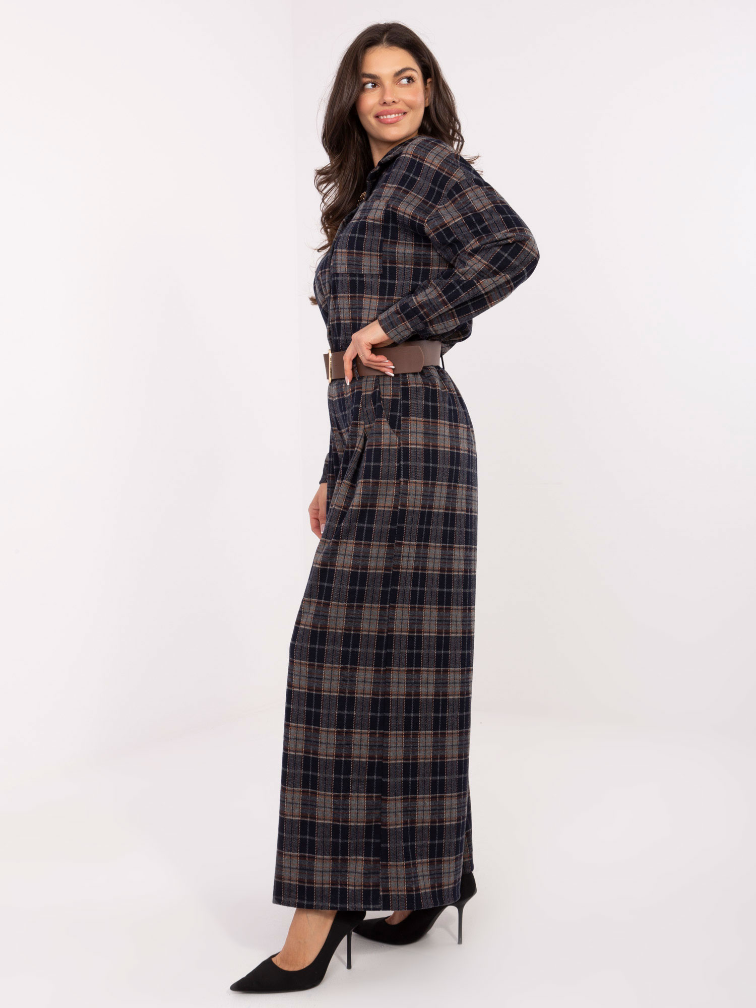 Navy blue palazzo pants from the set.