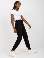 Hurtownia Czarne dresowe spodnie basic z kieszeniami 