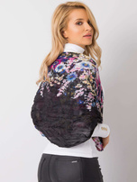 Czarna chusta w kwiaty