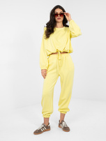 Pastelowy żółty komplet z poduszkami na ramionach RUE PARIS