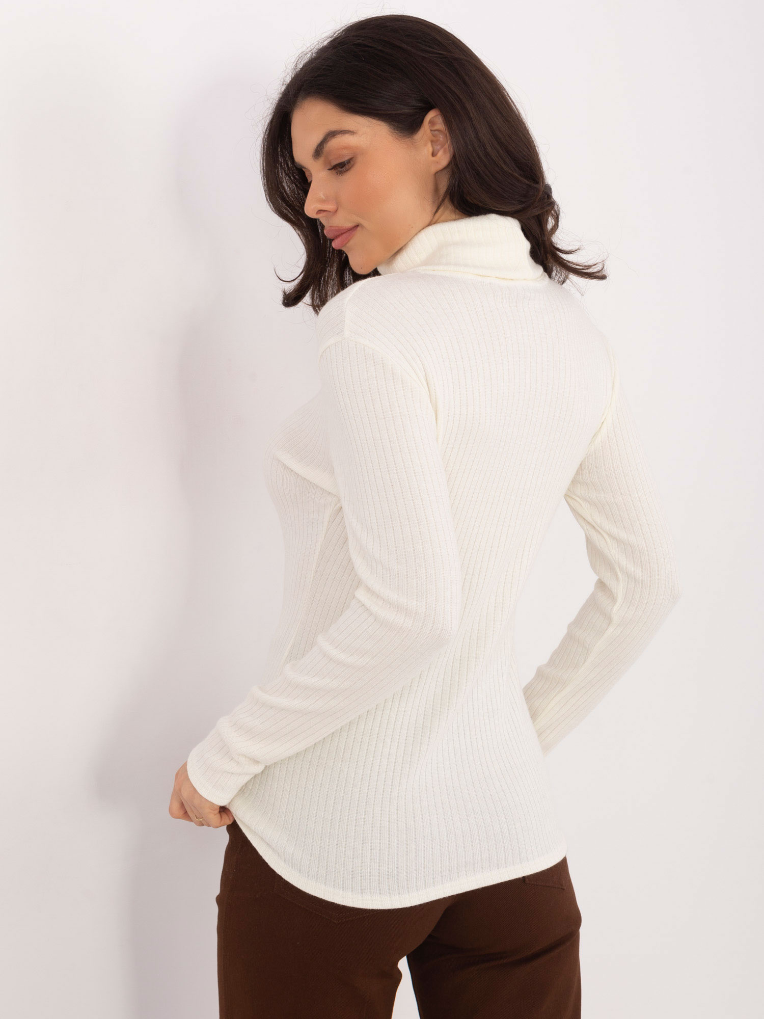 Sweter ecru