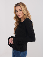 Czarna bluzka z rozkloszowanymi rękawami
