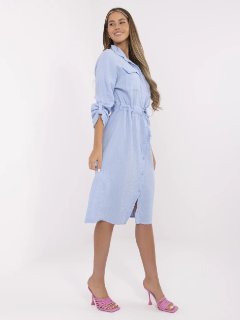 Jasnoniebieska muślinowa sukienka z kieszeniami