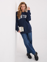 Granatowa dresowa bluza z nadrukiem