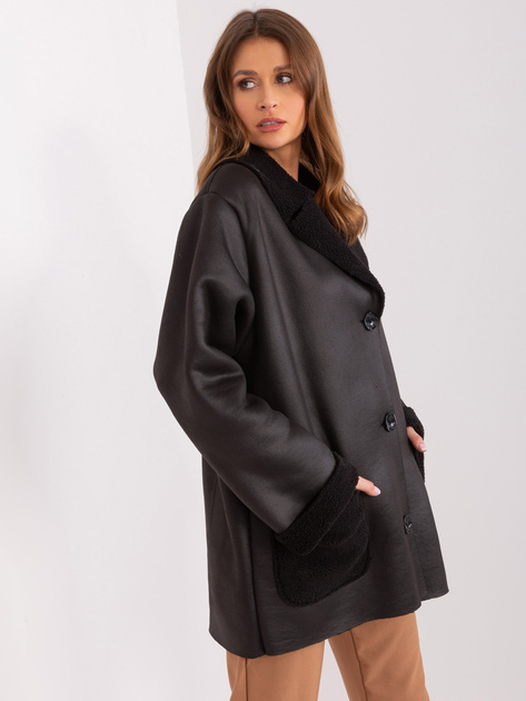 Hurtownia Czarny kożuch damski z guzikami