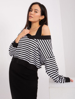 Schwarzes und weißes Basic-Set mit Midikleid.
