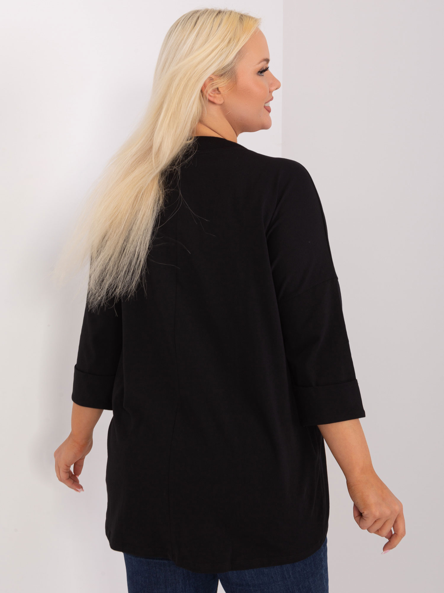 Hurt Black asymmetrical plus size blouse made of cotton.