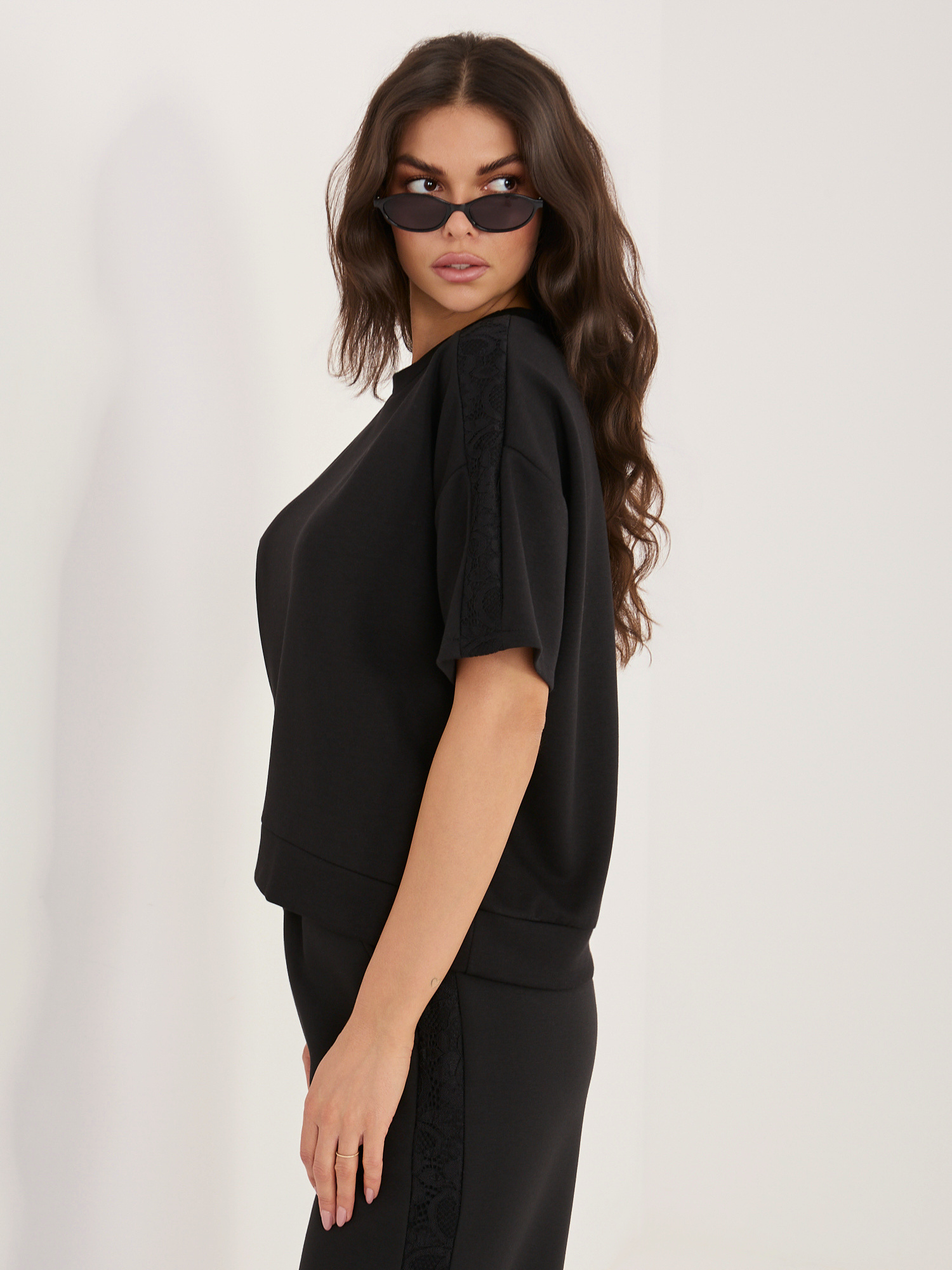 Czarna damska bluzka oversize od kompletu 