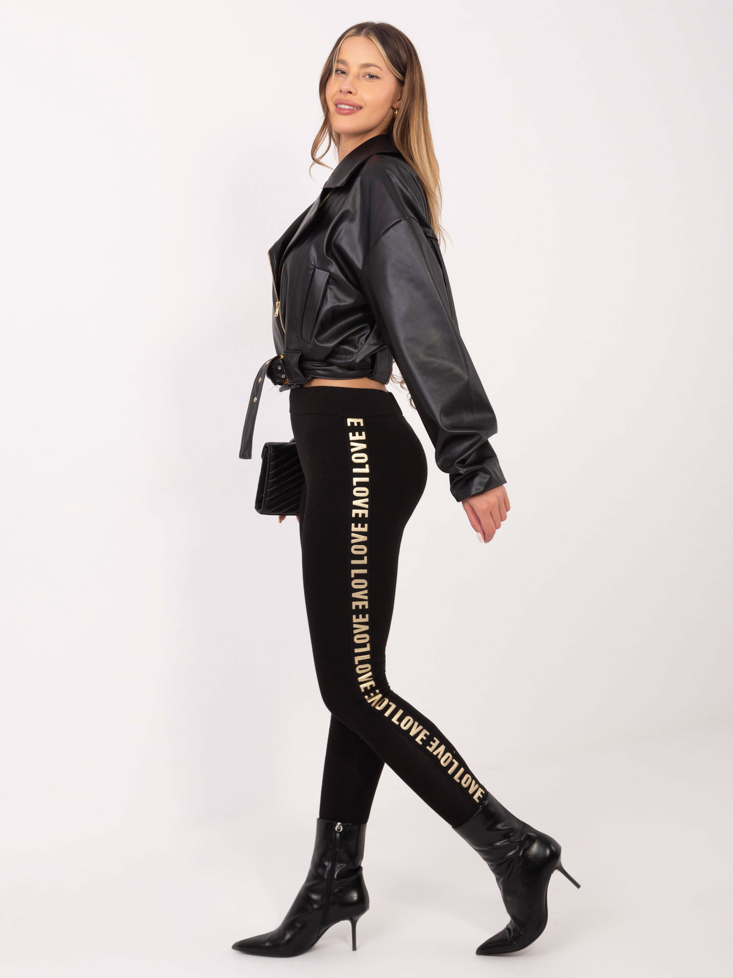 Czarne legginsy casualowe z napisami po bokach
