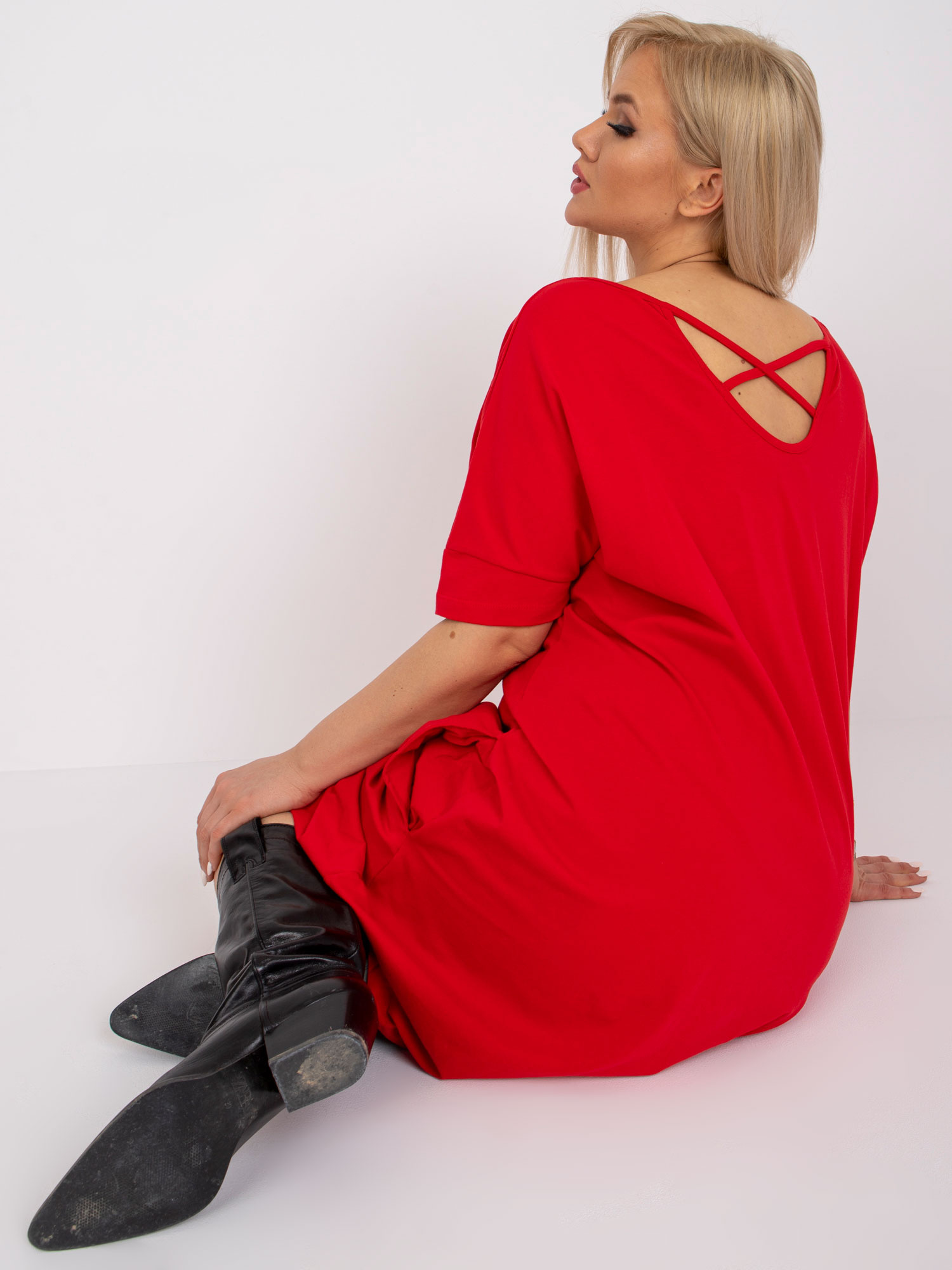 Czerwona sukienka plus size z krótkim rękawem Bellamy