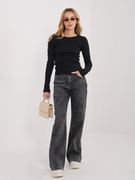 Czarna dopasowana bluzka basic z bawełny