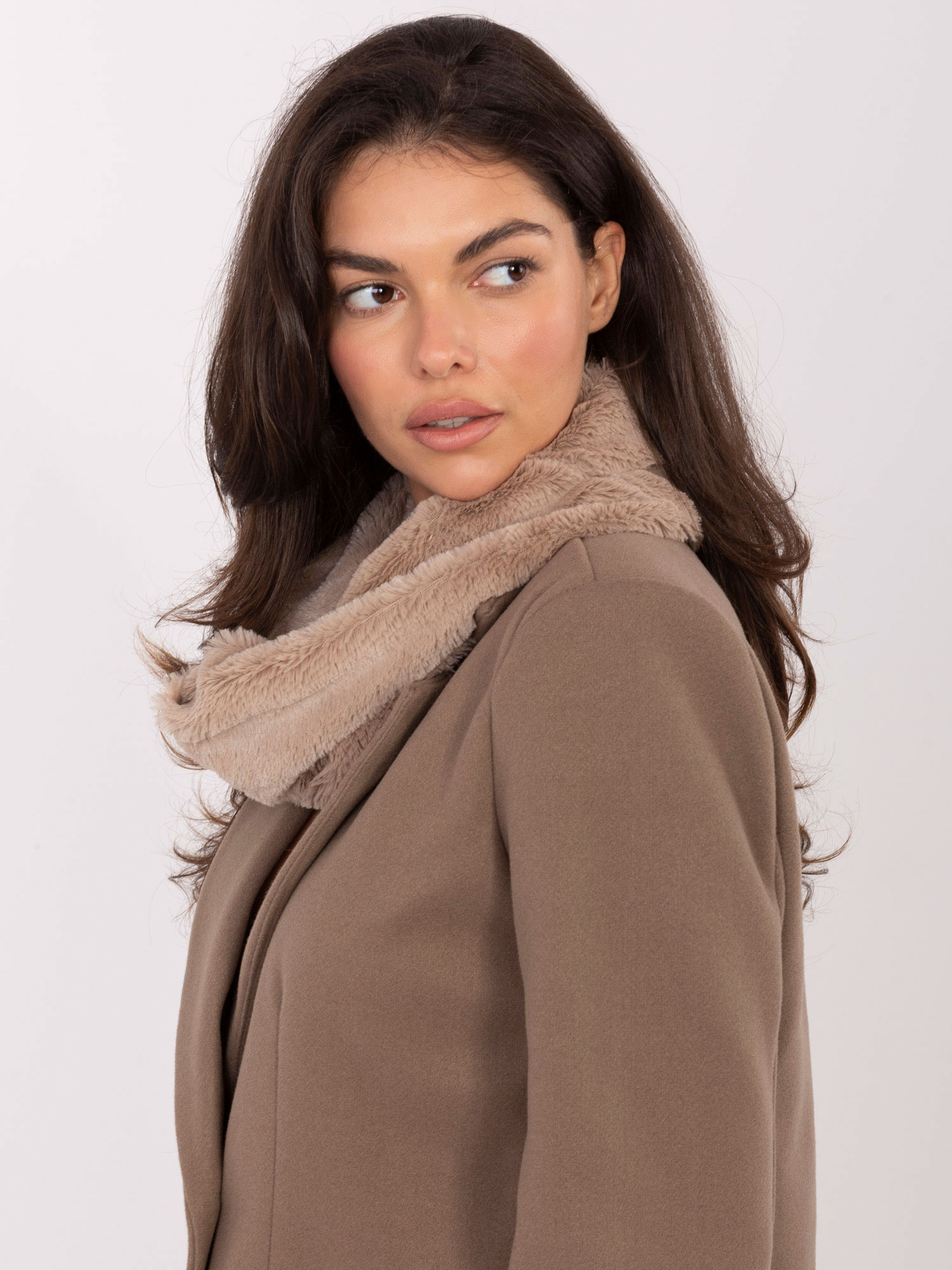 Komin ciemny bezowy