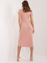 Hurtownia Brudnoróżowa sukienka dopasowana z krótkim rękawem