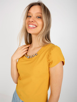 Hurt Ciemnożółta krótka bluzka wizytowa z naszyjnikiem