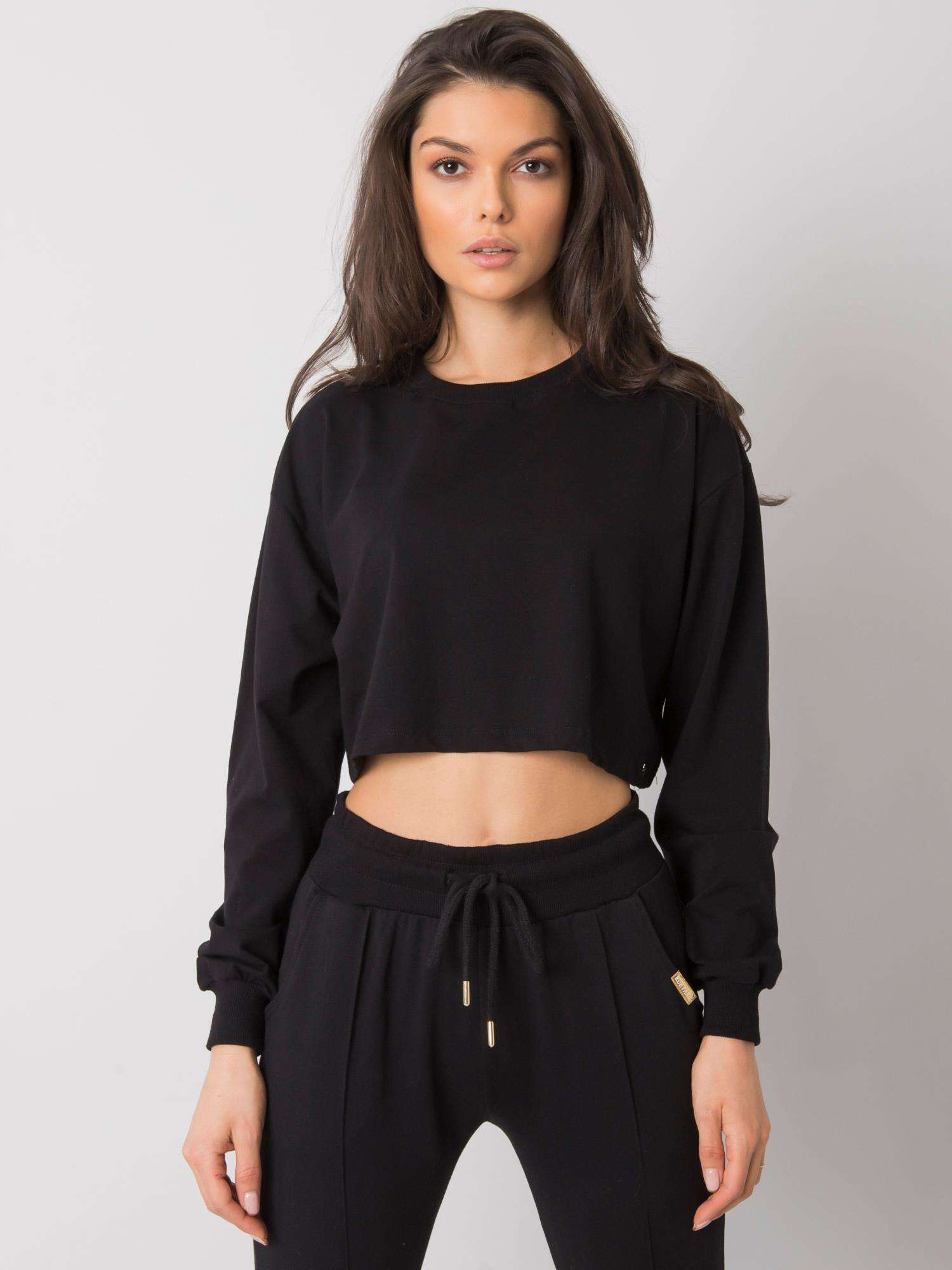 Black short basic top by Simeon.