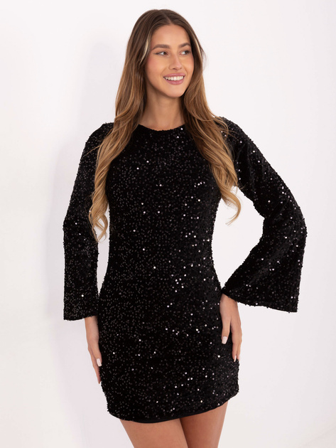 Czarna koktajlowa sukienka z rękawem typu dzwon