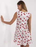 Biała letnia sukienka z falbaną