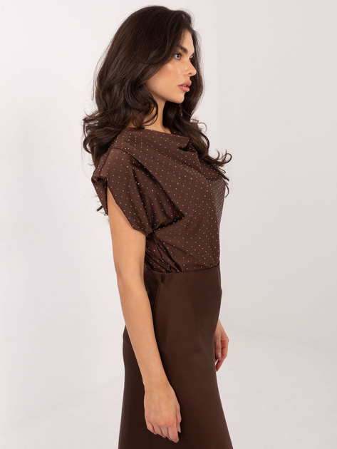 Czekoladowa elegancka bluzka z lejącym dekoltem