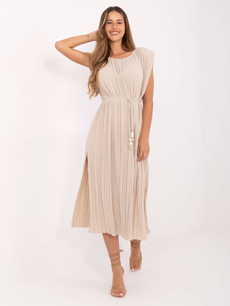 Beżowa plisowana sukienka z rozcięciami