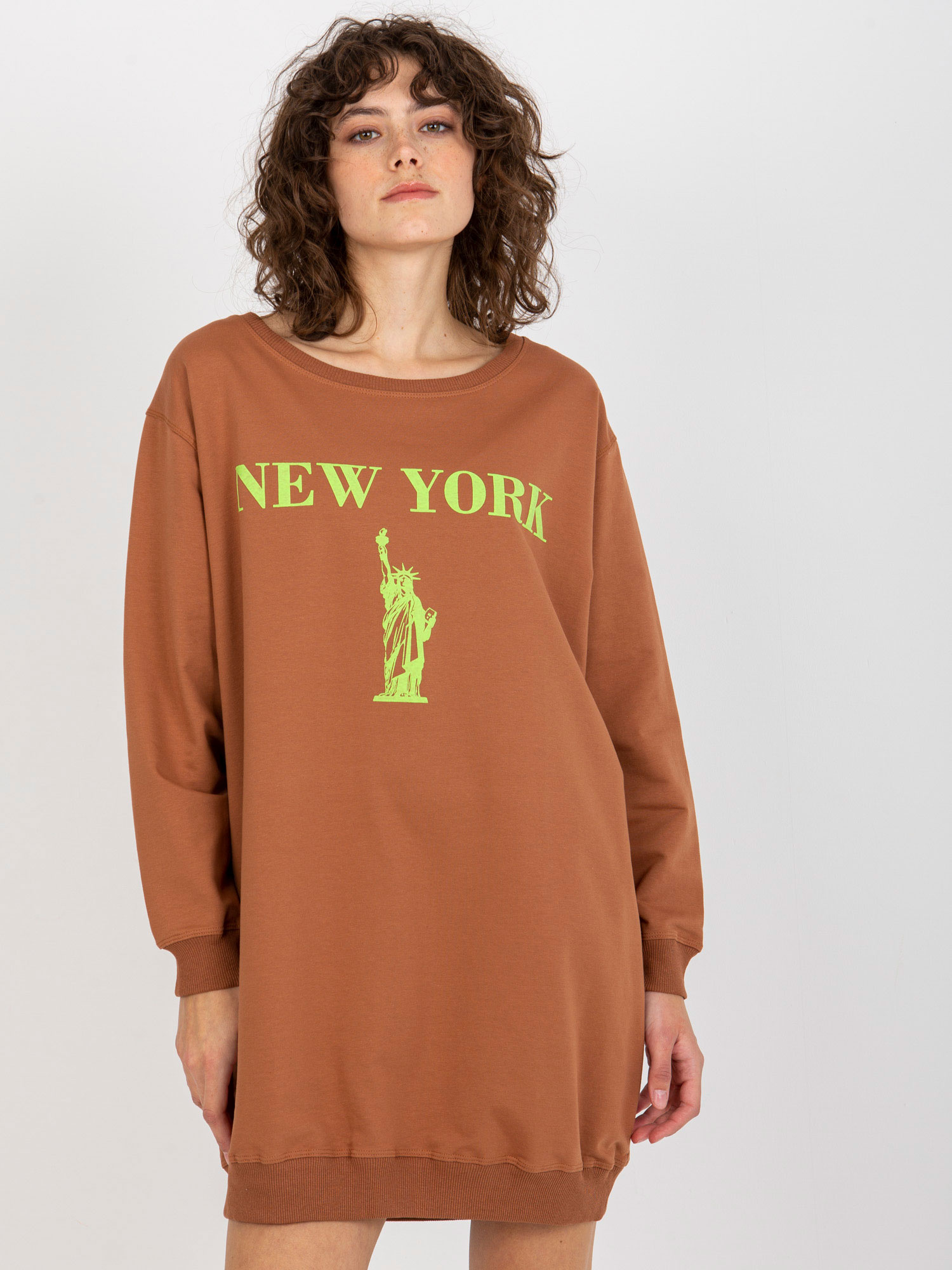 Jasnobrązowo-zielona długa bluza oversize z nadrukiem