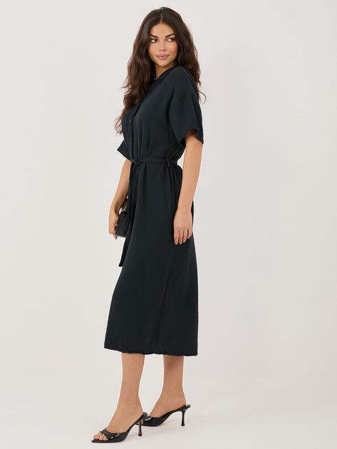 Czarna sukienka szmizjerka z muślinu