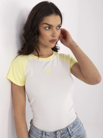 Ecru-żółty t-shirt z kontrastowymi rękawami