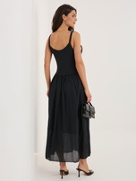 Czarna letnia sukienka na ramiączkach 