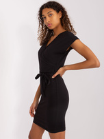 Hurt Czarna sukienka basic z kopertowym dekoltem RUE PARIS