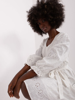 Hurtownia Ecru ażurowa sukienka z rękawem 3/4