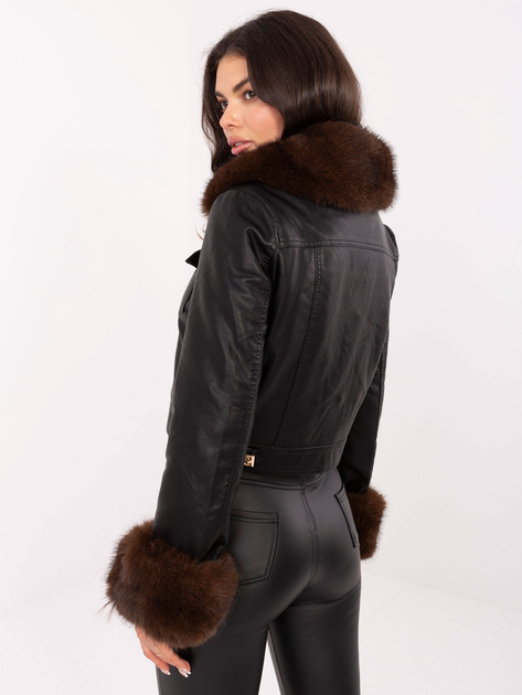 Czarna kurtka z ekoskóry z futrzaną podszewką