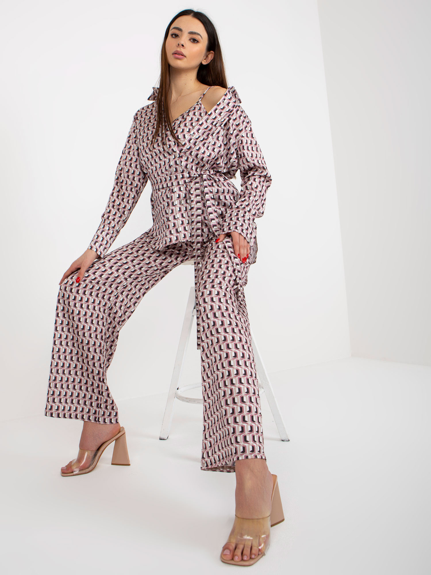Beżowo-różowy trzyczęściowy komplet elegancki z topem