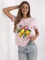 Jasnoróżowy damski t-shirt z napisem