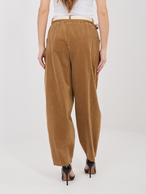 Camelowe sztruksowe spodnie ze zwężaną nogawką RUE PARIS