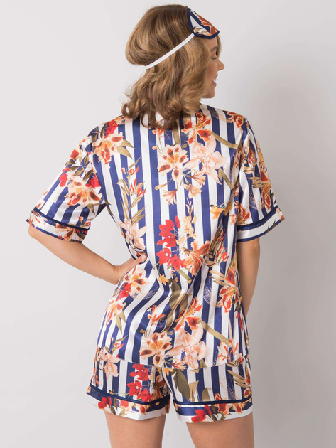 Biało-granatowa piżama we wzory