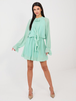 Miętowa sukienka ze ściągaczem w talii RUE PARIS 