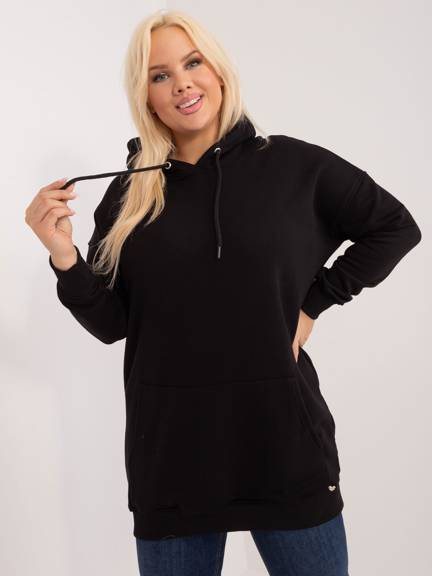Čierna mikina plus size s kapucňou Luna.