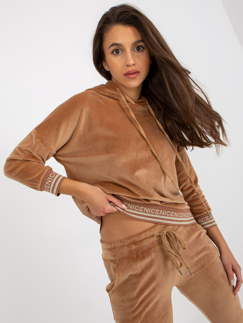 Hurtownia Camelowy miękki komplet welurowy ze spodniami