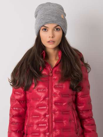 Graue Damen Beanie-Mütze.