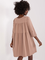 Hurt Ciemnobeżowa luźna sukienka z rękawem 3/4 Dalenne