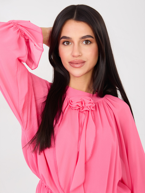 Ciemnoróżowa sukienka z ozdobnymi różami RUE PARIS