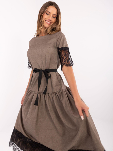 Hurtownia Ciemnobeżowa wełniana sukienka z koronką