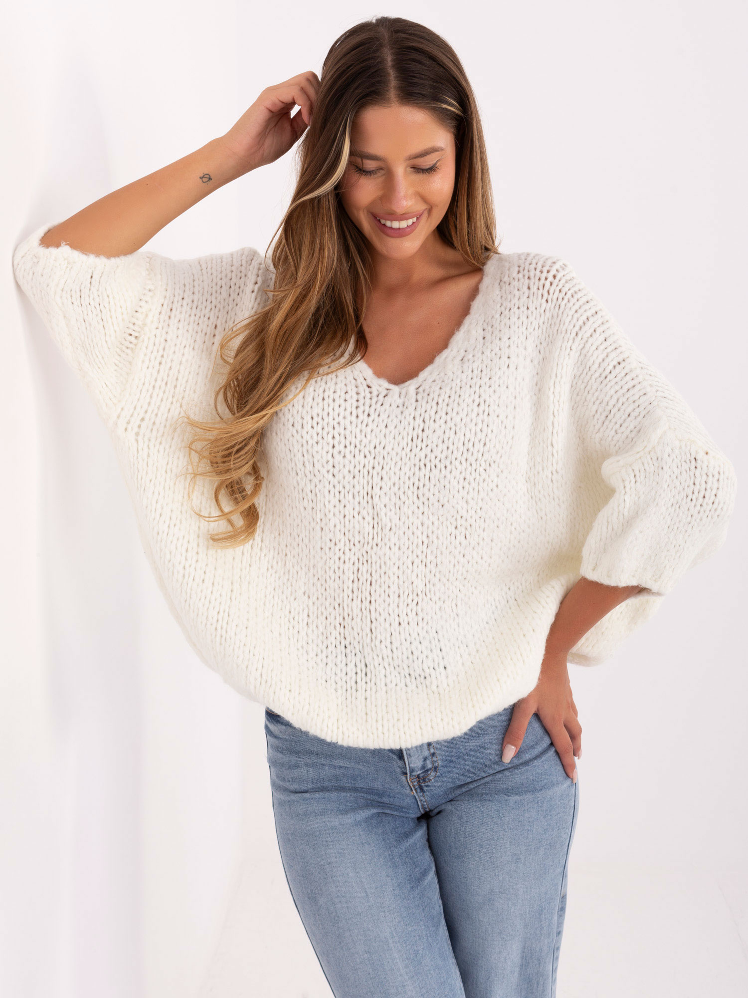 Sweter ecru